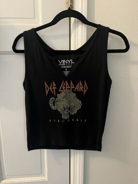 Vinyl Icons Black Def Leppard Leopard Graphic Crop Tank